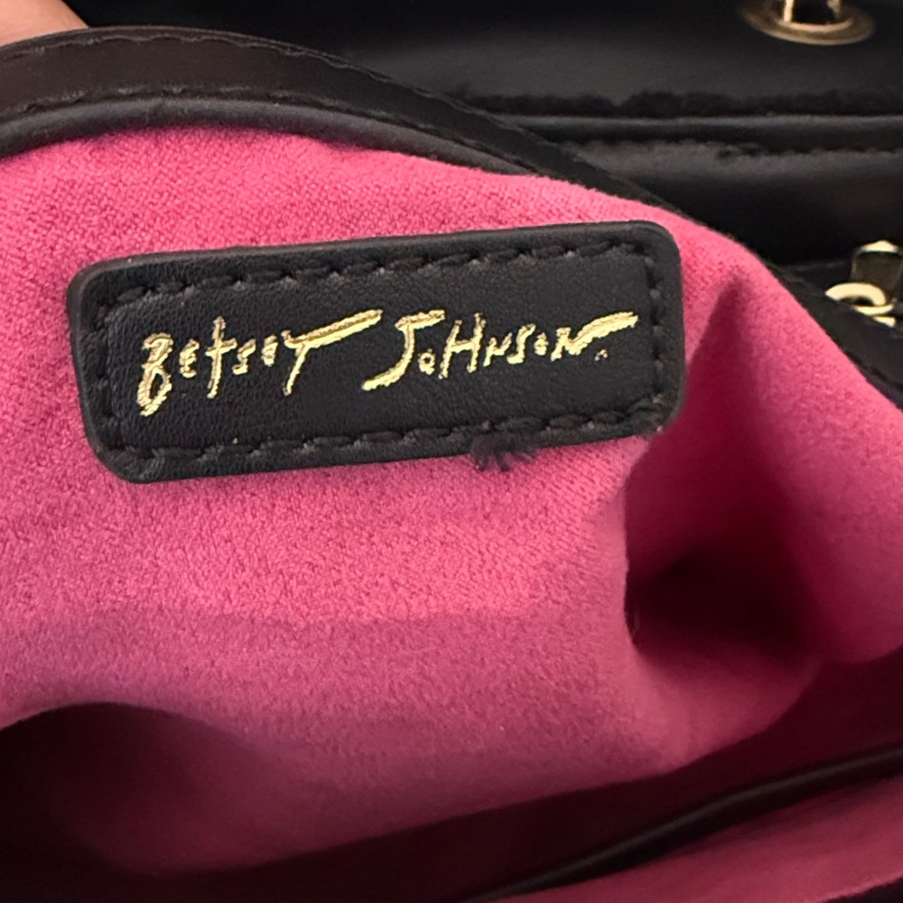 Betsey Johnson Black Quilted Shoulder Bag with Gold Chain - Picture 5 of 7